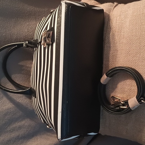 Kate Spade Crossbody 3 Set, Wallet And Wristlet - Picture 3 of 14